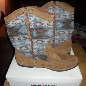 Minnetonka BAJA Boot Turquoise Boot Women's size 1